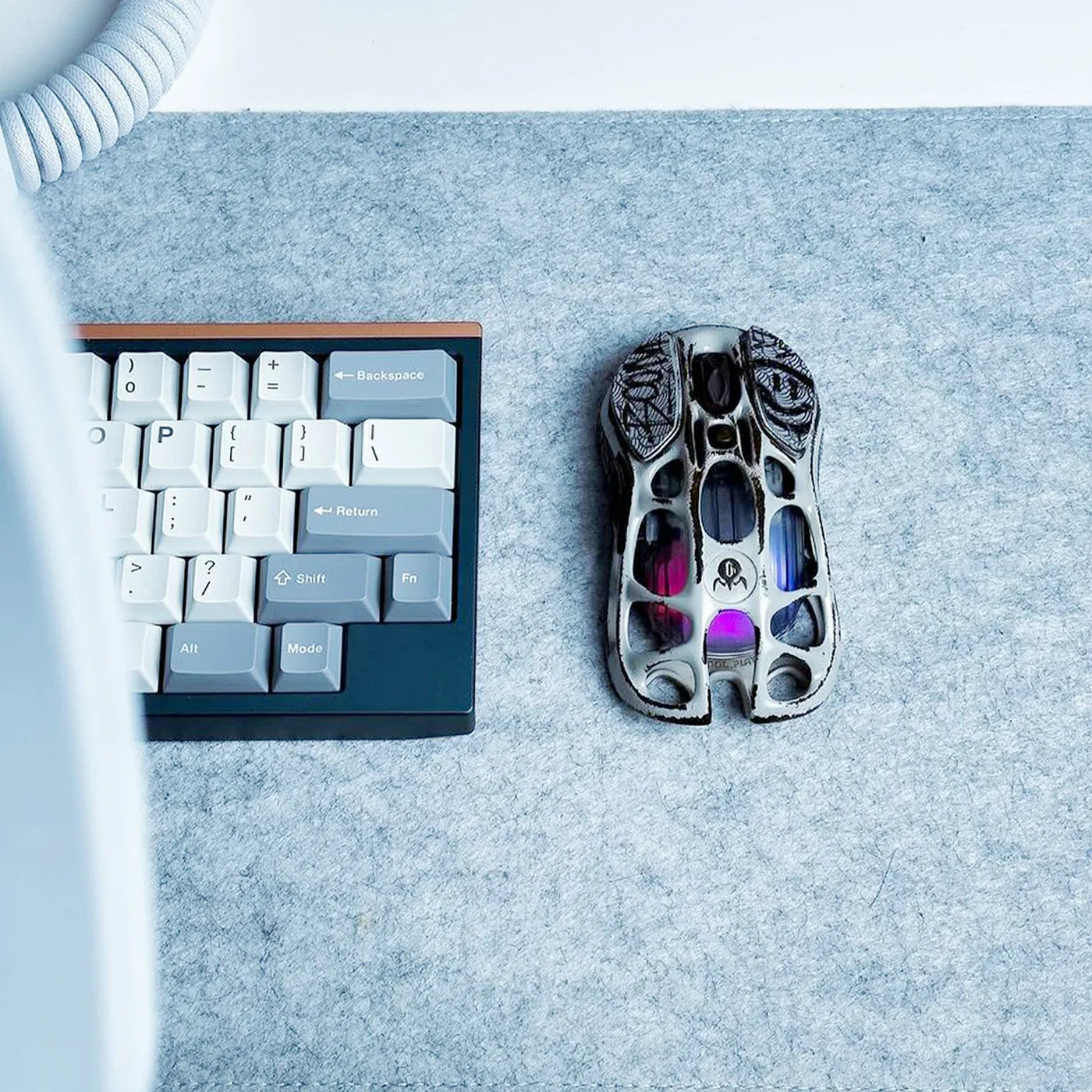 GravaStar Mercury M1 Pro Wireless Gaming Mouse - Battle Worn Silver Mist Version with 4K Dongle GravaStar Mercury M1 Pro Wireless Gaming Mouse - Battle Worn Silver Mist Version with 4K Dongle